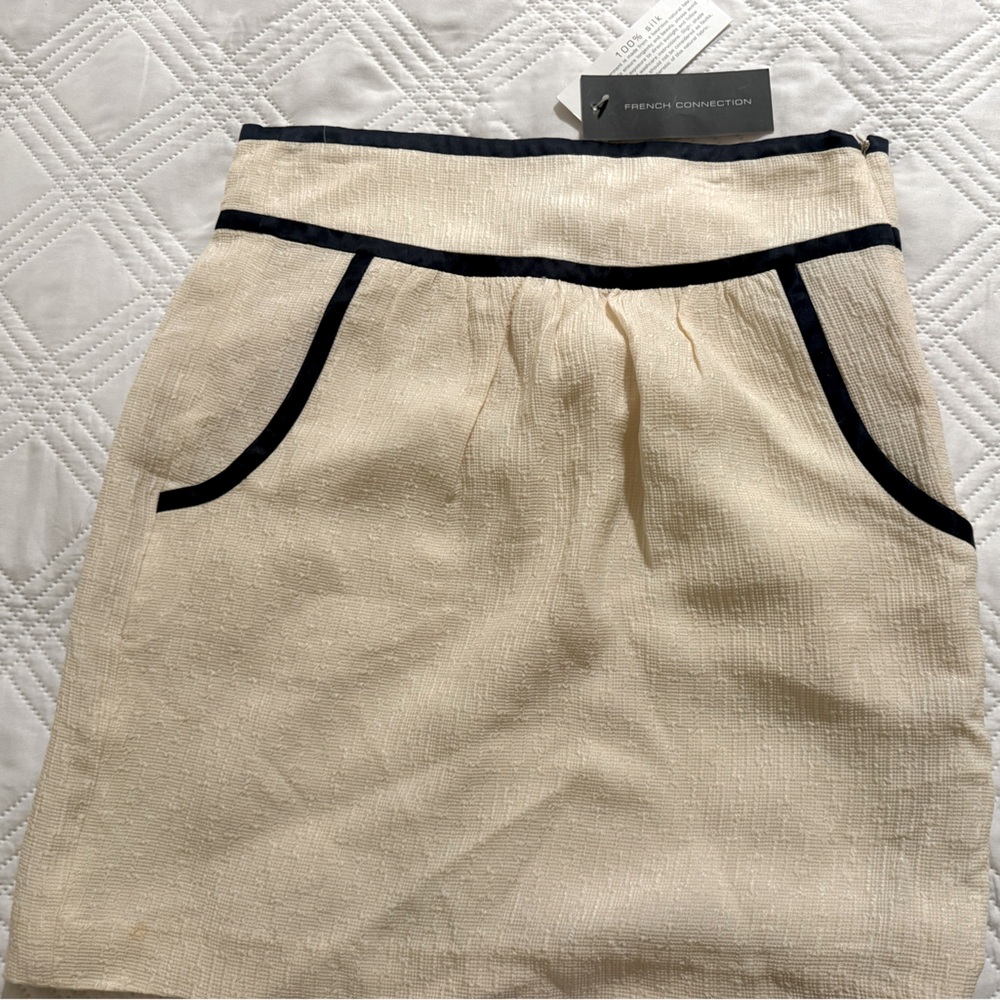 French Connection temptress 100% silk mini skirt, size 4